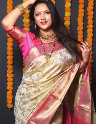 Woven design zari silk blend kanjeevaram saree with blouse piece 2