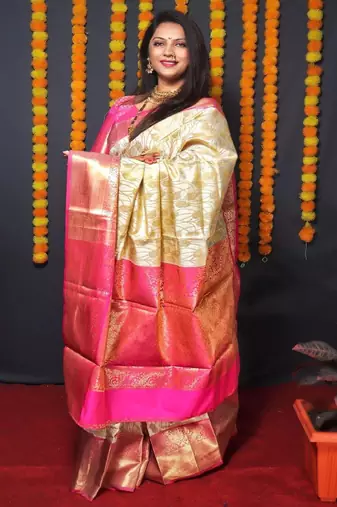 cream woven zari silk blend kanjeevaram saree with blouse piece