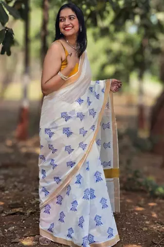 Ethnic motifs zari pure cotton kasavu saree