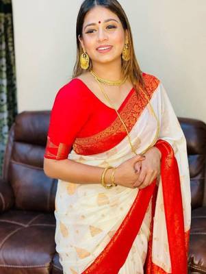Ethnic motifs woven design zari kanjeevaram saree 2
