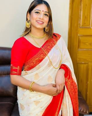 Ethnic motifs woven design zari kanjeevaram saree 3