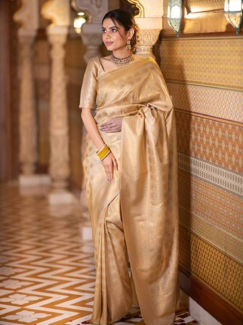 Geometric woven design zari kanjeevaram saree
