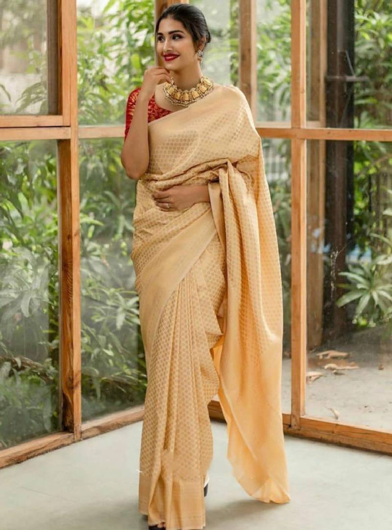Woven design zari kanjeevaram saree