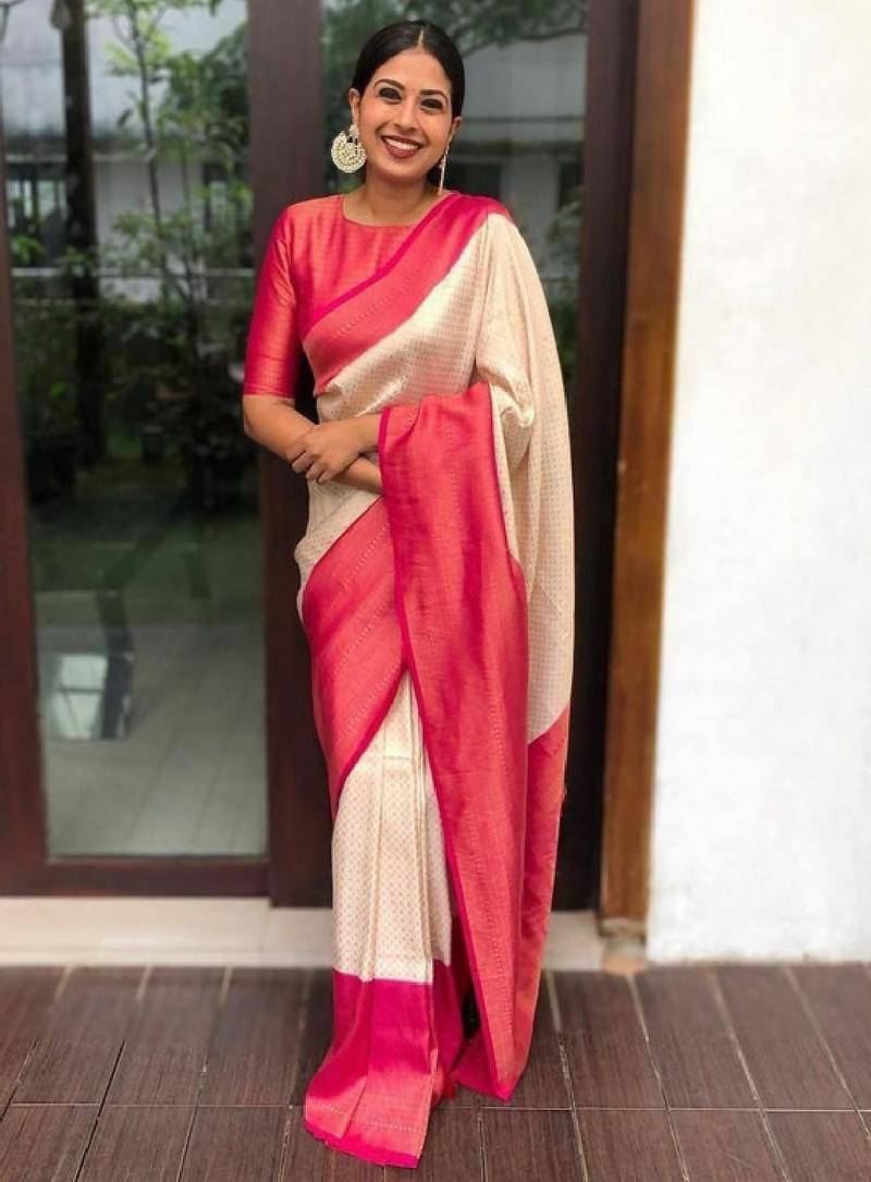 Woven design zari kanjeevaram saree