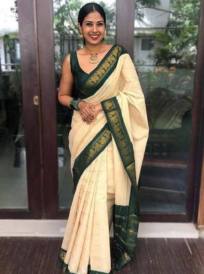 Woven design zari silk blend banarasi saree 2