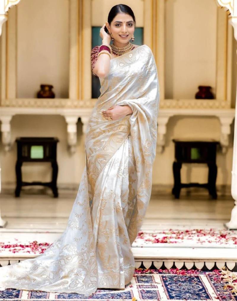 Ethnic motifs zari kanjeevaram saree