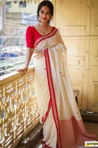 Woven design zari kanjeevaram saree