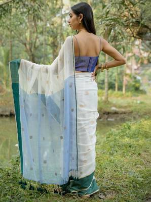 White color cotton zari saree 4