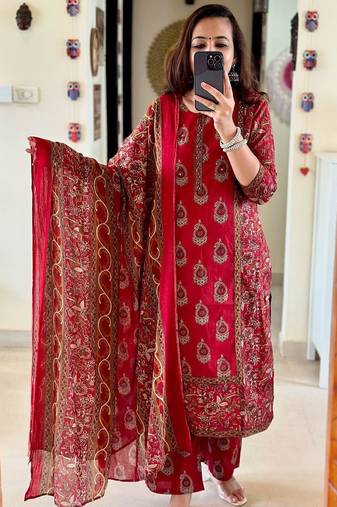 Paisley Floral Print Red Indian Straight Salwar Kameez Kurti Pant Dupatta Set for Women