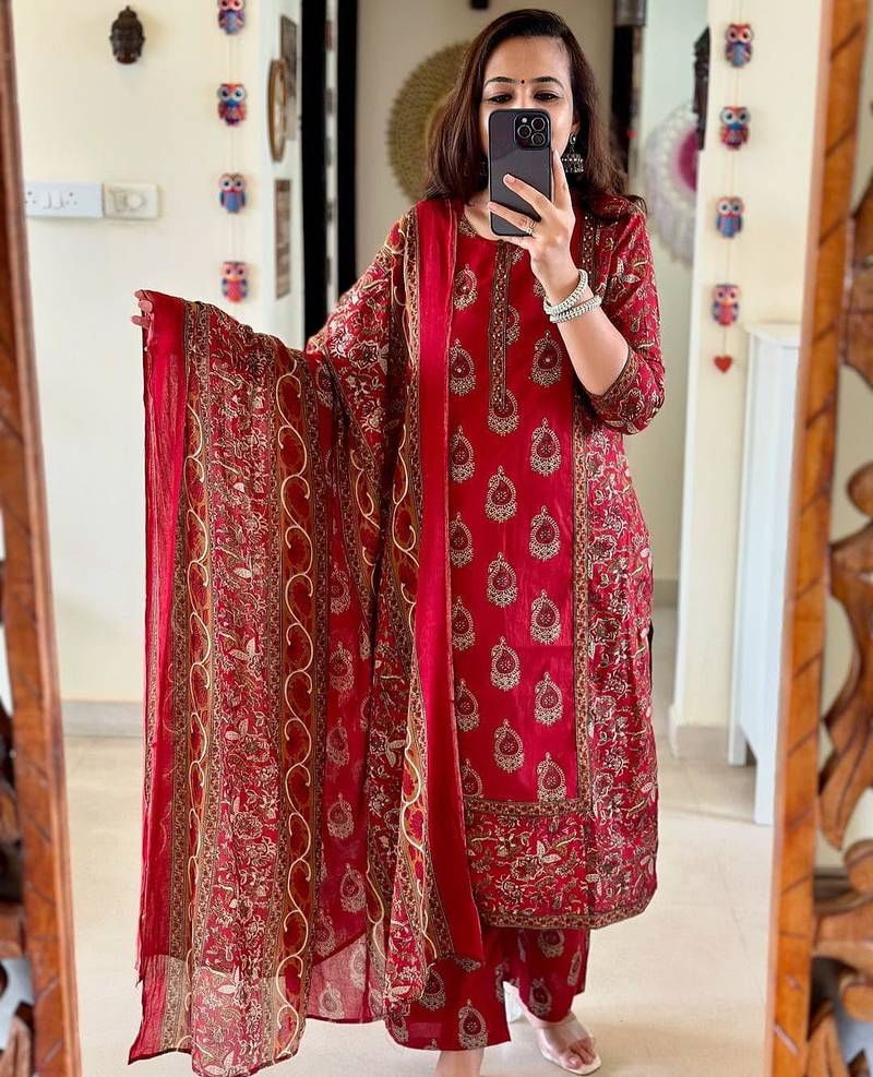 Paisley Floral Print Red Indian Straight Salwar Kameez Kurti Pant Dupatta Set for Women