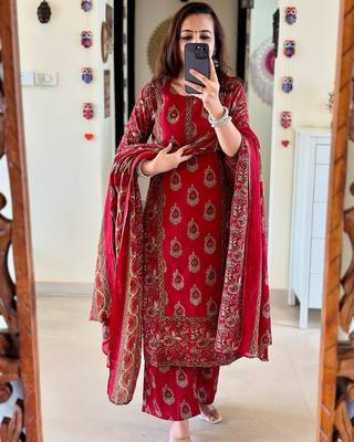 Paisley Floral Print Red Indian Straight Salwar Kameez Kurti Pant Dupatta Set for Women 3