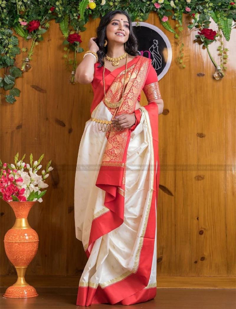 Woven design zari kanjeevaram saree