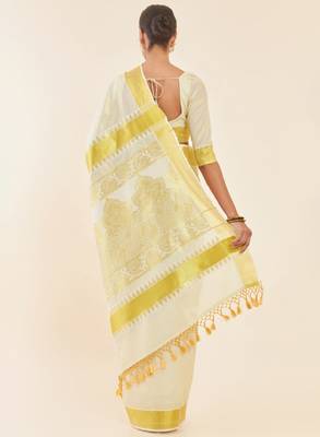 Off white paisley woven design zari tissue kasavu saree 3