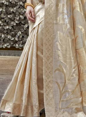 Cream-coloured & gold-toned floral woven design zari banarasi saree 3