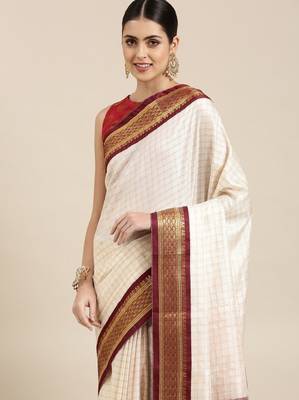 White & maroon checked zari silk cotton saree 2