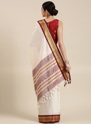 White & maroon checked zari silk cotton saree 3