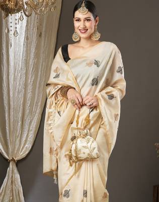 Floral silk blend banarasi saree 4