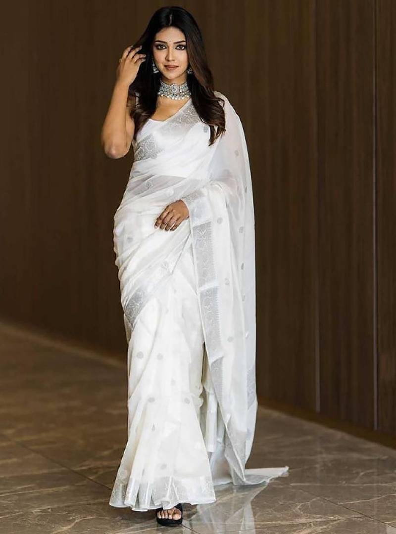 Woven design zari banarasi saree