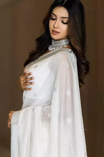 Woven design zari banarasi saree