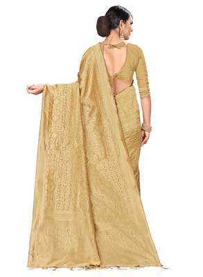 Floral woven design zari banarasi saree 3