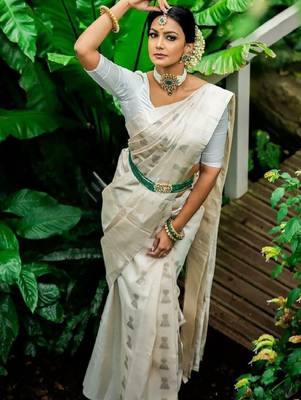 Ethnic motifs zari silk blend kanjeevaram saree 1
