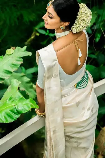 Ethnic motifs zari silk blend kanjeevaram saree