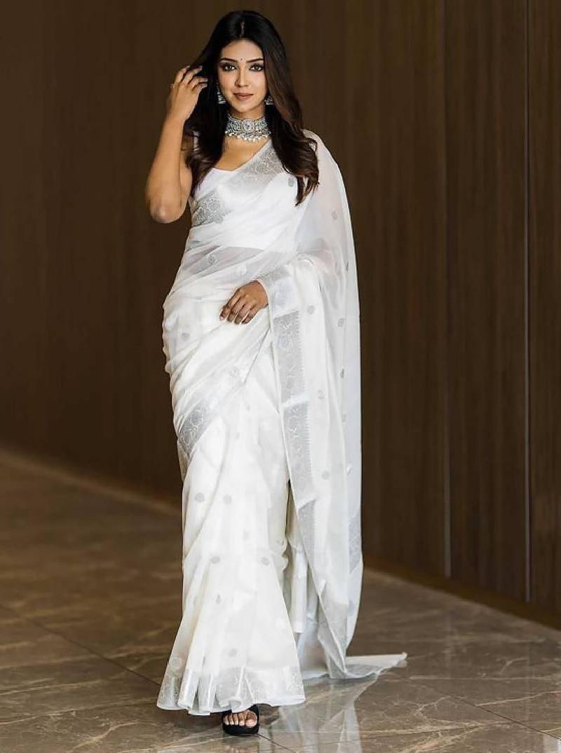 Woven design zari banarasi saree