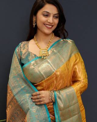 Woven design zari silk kanjeevaram saree 4