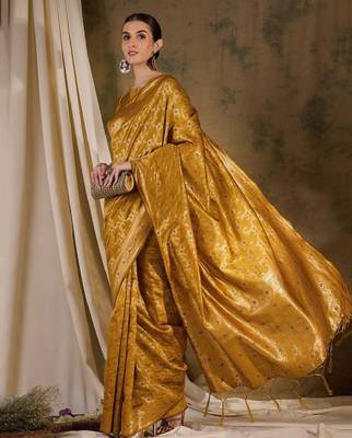 Woven design zari silk blend kanjeevaram saree 4