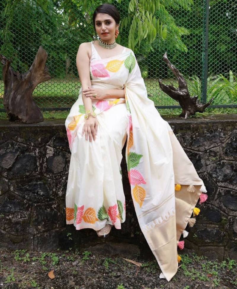 Woven design zari kanjeevaram saree