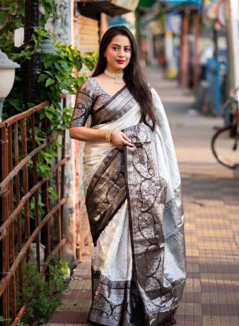 Woven design zari silk blend kanjeevaram saree