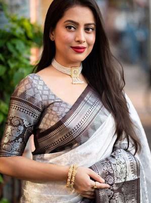 Woven design zari silk blend kanjeevaram saree 3