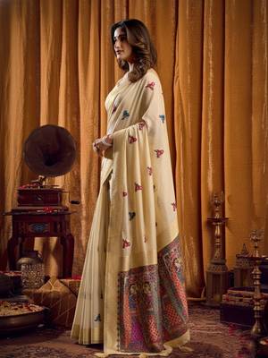 Cream cotton blend katha work saree with blouse piece 2