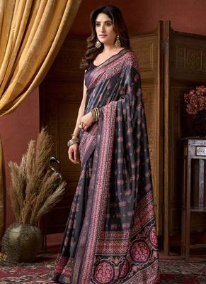 Black faux crepe silk printed saree with blouse piece 2