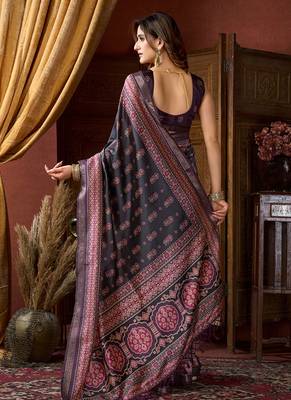 Black faux crepe silk printed saree with blouse piece 3