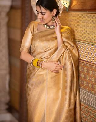 Gold kanjeevaram sarees 3