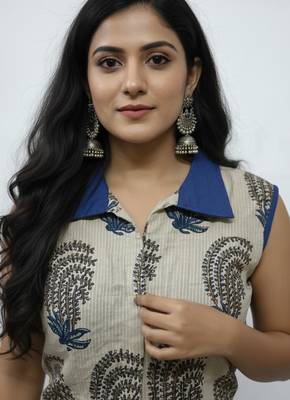 White cotton sanganeri printed non padded blouse 4