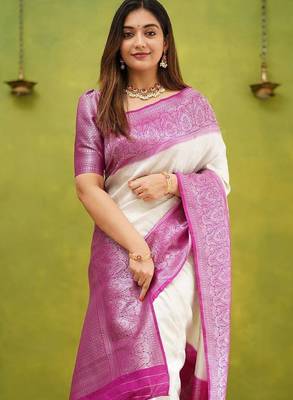 Woven design zari banarasi saree 2