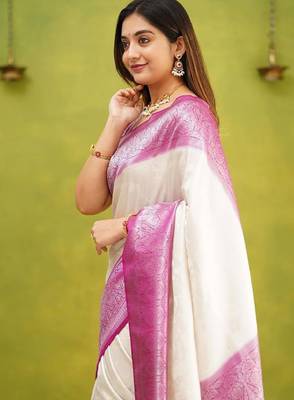 Woven design zari banarasi saree 3
