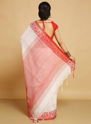 Woven design border saree 3