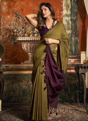 Mehendi green cotton blend saree with contrast pallu & unstiched blouse piece 2