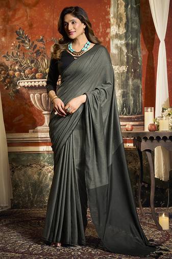 Grey cotton blend saree with contrast pallu & unstiched blouse piece