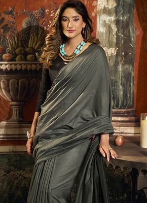 Grey cotton blend saree with contrast pallu & unstiched blouse piece 4