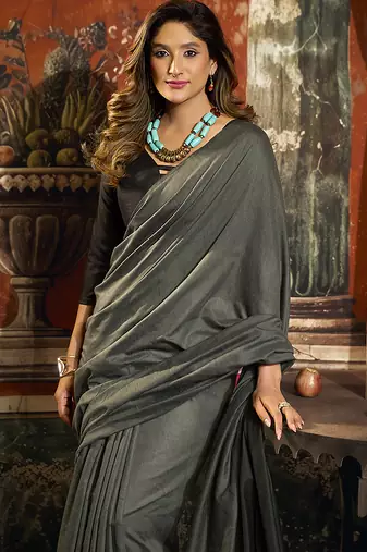 Grey cotton blend saree with contrast pallu & unstiched blouse piece