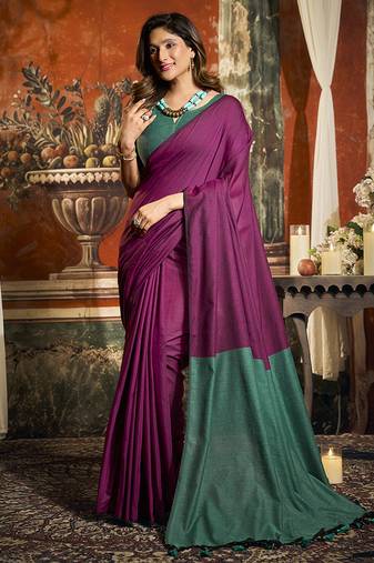 Magenta cotton blend saree with contrast pallu & unstiched blouse piece