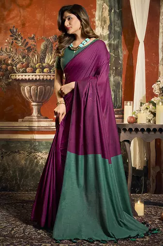 Magenta cotton blend saree with contrast pallu & unstiched blouse piece