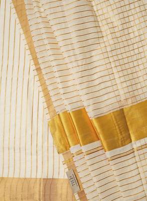 Striped zari kasavu saree 4