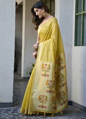 Lemon yellow cotton blend jacquard saree with traditional paithani pallu 2