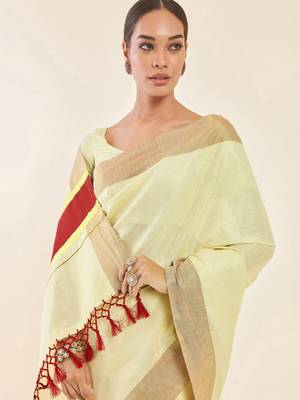Off-white & gold zari tissue kasavu saree 4