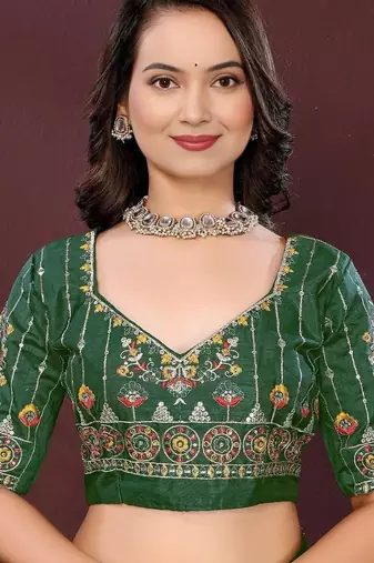 Green soft georgette digital print saree with embroidered border & banglory silkblend blouse